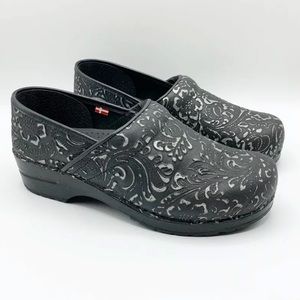 Sanita 42 Clogs Gwenore Embossed Leather NEW